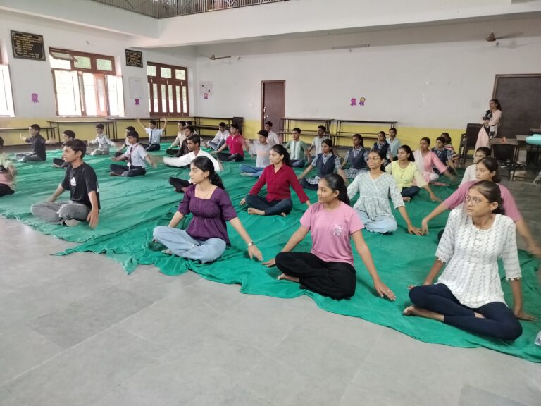 श्री आईजी शिक्षण संस्थान रानी द्वारा संचालित श्री मोती बाबा सीनियर सेकेंडरी स्कूल में अंतर्राष्ट्रीय योग दिवस पर योगाभ्यास कार्यक्रम आयोजित